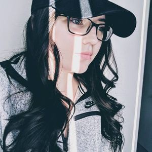 Meet your Posher, Haley